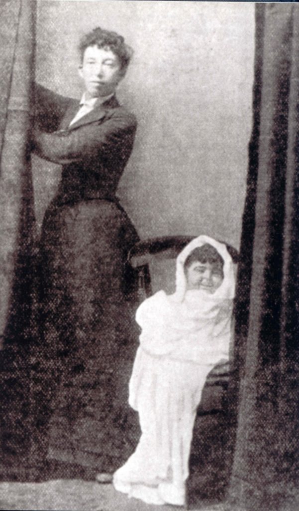 Annie Fairlamb Mellon with her alleged materialization Cissie.